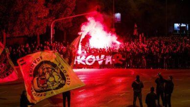 FOTO Velika bakljada Torcide u Splitu i mimohod stotina ljudi za žrtve Vukovara i Škabrnje