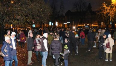 Novi prosvjed u Zagrebu: 300 ljudi uzvikuje imena uhićenih, pozivaju na rušenje Vlade
