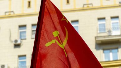 Ruski političar: bojite se ruske zastave? Vraćamo onu iz SSSR-a