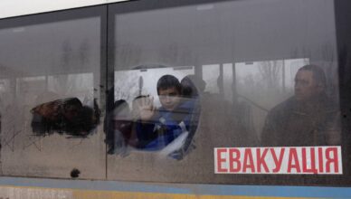 Milijuni Ukrajinaca ostali bez struje, evakuiraju iz Hersona. Zelenski javno kritizirao Klička