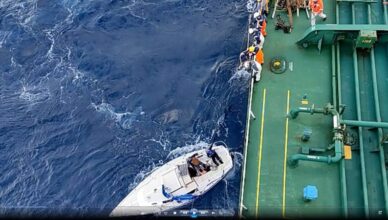 Jedriličare spasili nakon 10 dana u Atlantiku: 'Uhvatila nas je oluja, čudo da su nas našli'