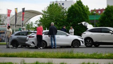 Na Zagrebačkoj aveniji sudar tri automobila: Jedan ozlijeđeni