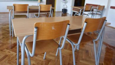 Vijeće roditelja OŠ Strožanac traži objašnjenje od ravnateljice zašto je dala otkaz učiteljici