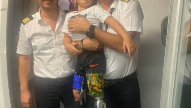 Šimun se vraća kući s još jedne operacije u SAD-a te je isprobao avion: 'Mama, želim biti pilot!'
