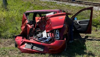 Vozačica (26) nije se zaustavila ispred pruge, vlak udario auto: Lakše je ozlijeđena, putnica teže