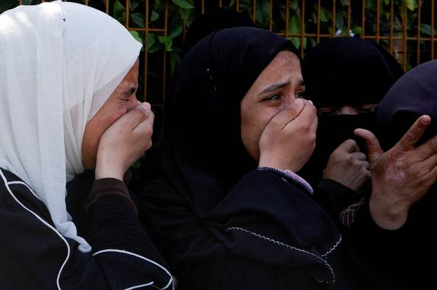 Palestinians mourn medics in Khan Younis