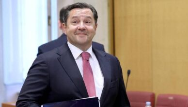 Državni inspektor objavio novu imovinsku karticu: Narasla mu plaća, a kupio i novo oružje