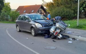 FOTO U sudaru auta i motora u Samoboru jedan ozlijeđen
