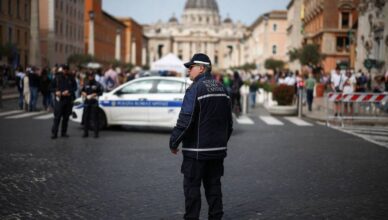 24sata u Vatikanu: Jake mjere sigurnosti. Traju zadnje pripreme za papin sprovod...