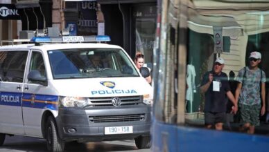 Mirisni banditi ukrali su gomilu parfema po Zagrebu. Grabili i nakit. Plijen skoro 60.000 eura