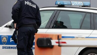 Muškarac ubijen ispred kafića u Sisku: 'Čuli smo da je gost radio probleme, molio ga je da izađe'