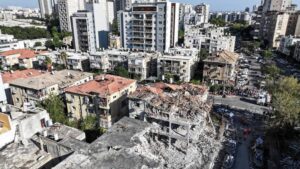 Više od 200 ozlijeđenih u iranskom napadu na Izrael, 800 u napadima Izraela na Iran