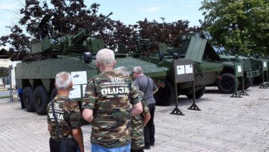 FOTO Vojska stigla u Petrinju i pokazala bogato naoružanje