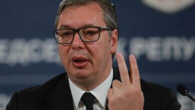 Eurozastupnici: 'Bruxelles ne smije Vučiću nuditi mrkve da bi on davao batine građanima'