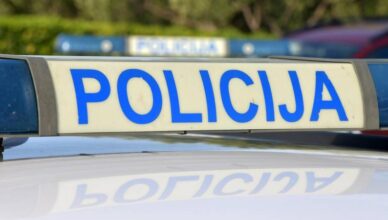 Nesreća u Splitu: Motorist je teško ozlijedio pješakinju pa je otpratio doma. Nije javio policiji