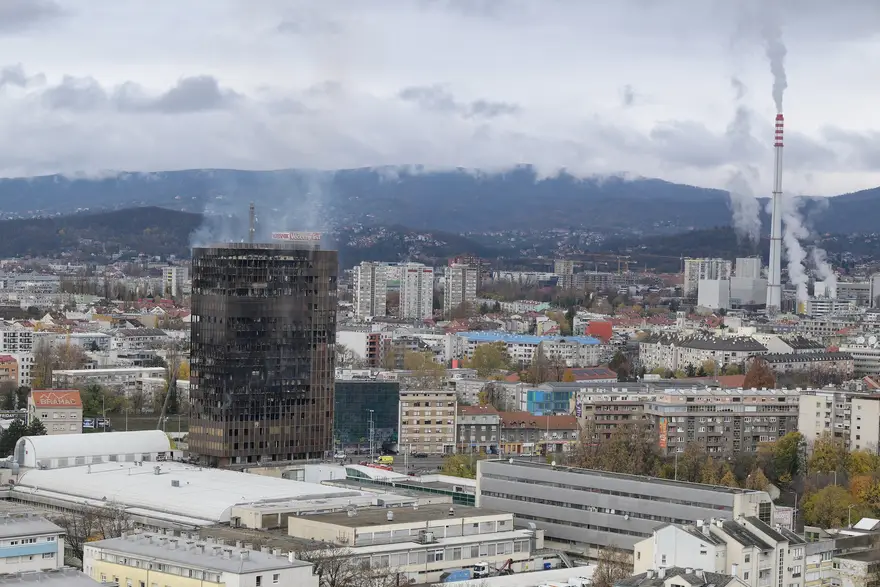 Zagreb: Pogled na izgoreni Vjesnikov neboder