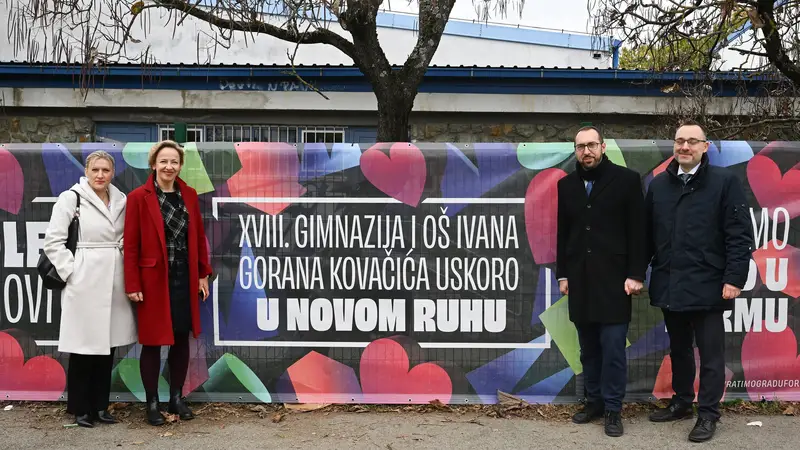 'Dosta nam je, djeca nam već dvije godine idu u pet različitih škola, a Grad nas ignorira'