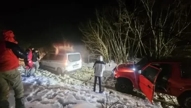 Drama u Hercegovini:  GSS u BiH spasila četvero Hrvata čiji je kombi zapeo u dubokom snijegu