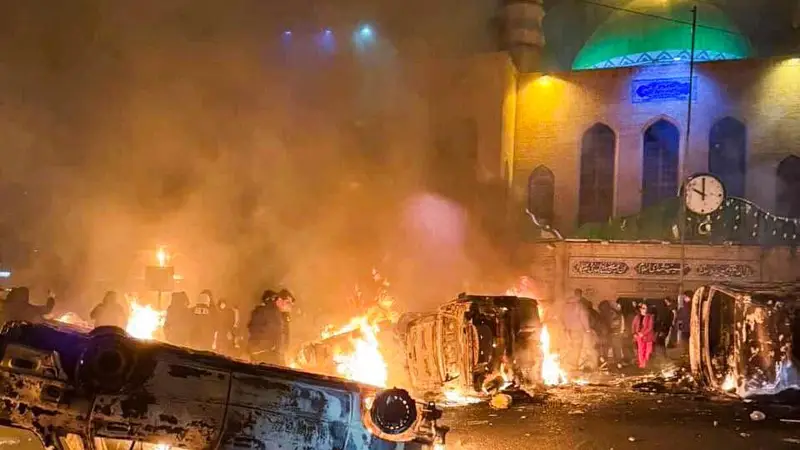 Iran gori, Trump razmišlja  o napadu. Obustavili letove: 'Strava. Mrtvačnice su pune'