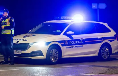 Tragedija kod Jastrebarskog: Čovjek se autom zabio u stup, pa prevrnuo. Preminuo je